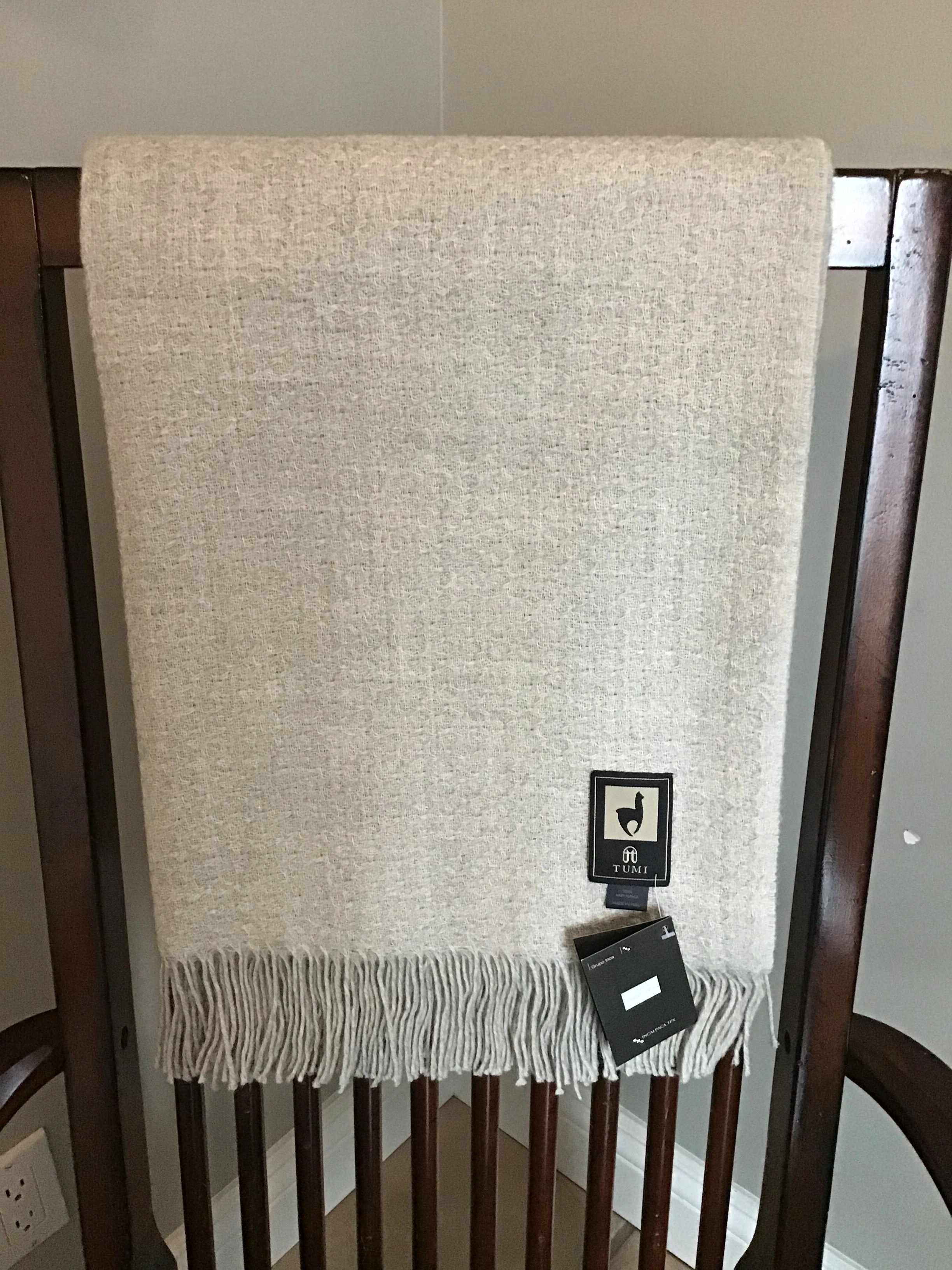 Luxuriously Soft Alpaca Throw - Wrap Yourself in Cozy Comfort!
